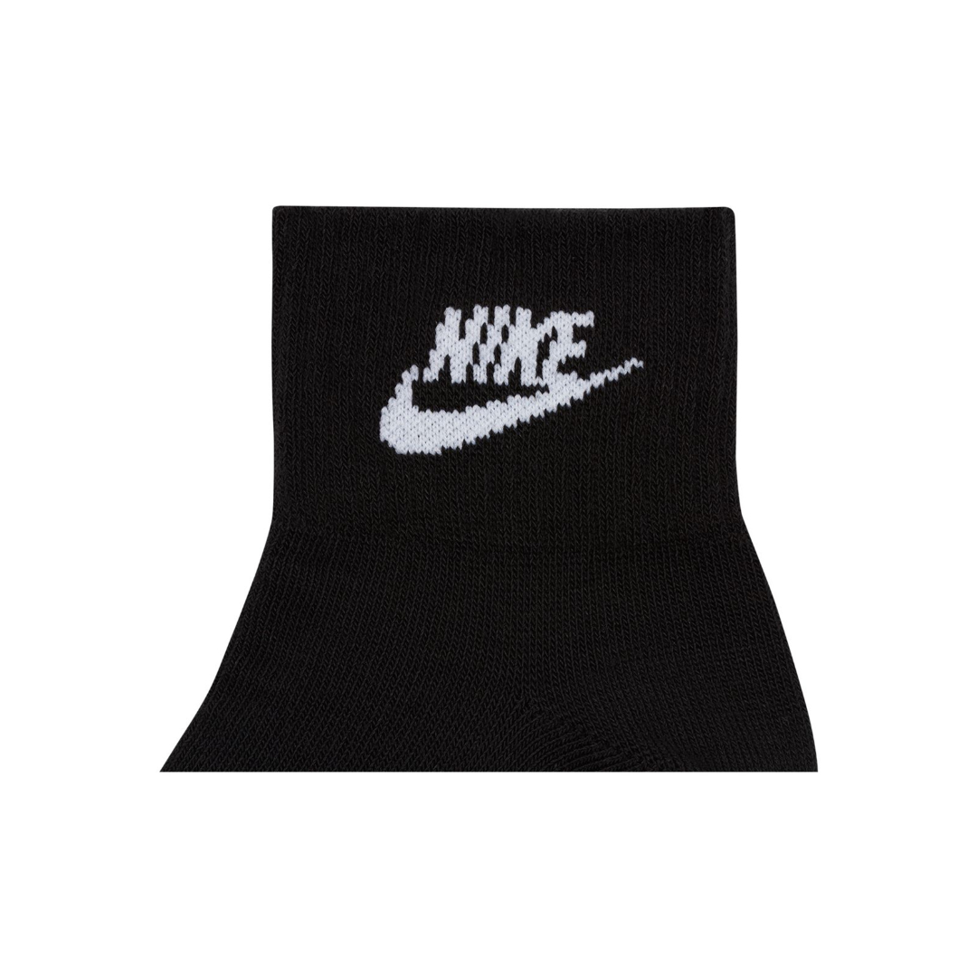 Nike Sportswear Women's Everyday Essential Lightweight Breathable Cushioned Ankle Socks - 3 Pack MEDIUM