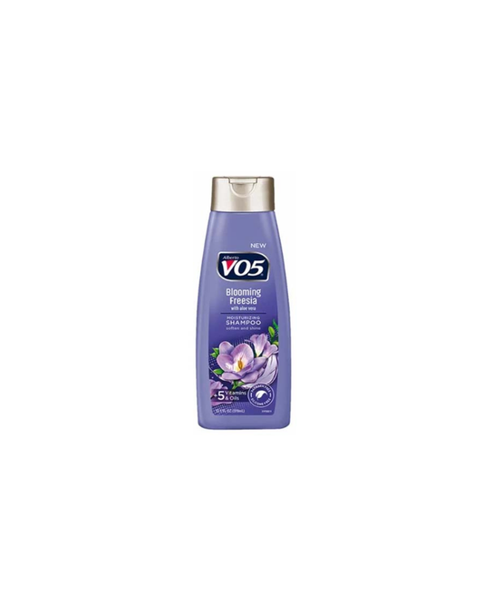 VO5 BLOOMING FREESIA SHAMPOO WITH ALOE VERA SOFTENS & SHINES + 5 VITAMINS & OILS (Copy)