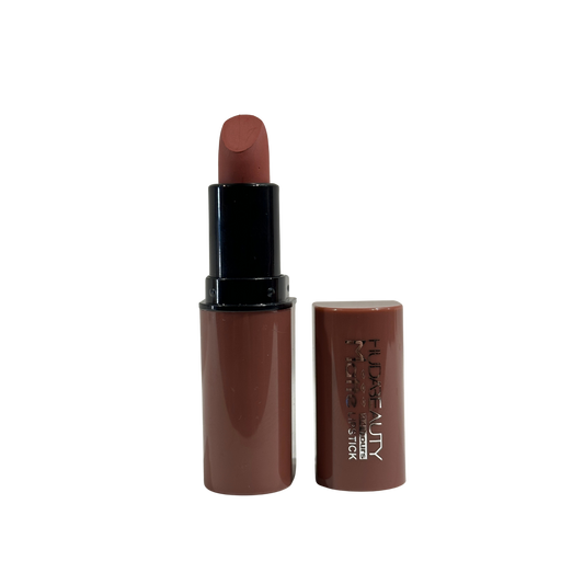 Huda Beauty Matte Lipstick Vixen B3