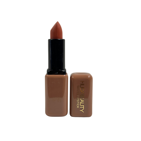 Huda Beauty Matte lipstick Warm Brown A4