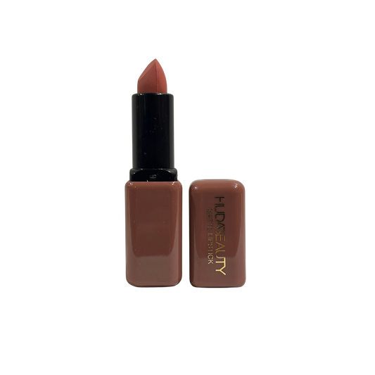 Huda Beauty Matte Lipstick Pinky Brown A5